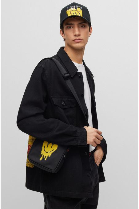 BOLSO CRUZADO CON ESTAMPADO HOMBRE