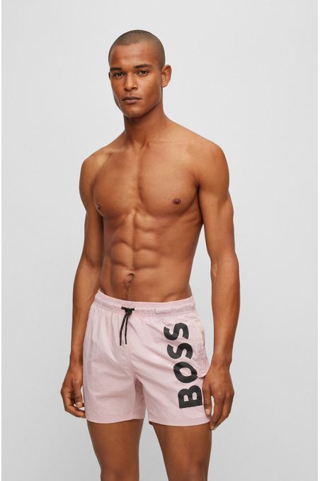 PANTALONETAS DE BAÑO ESTILO SHORTS CON ESTAMPADO DE LOGOS HOMBRE