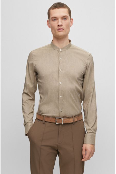 CAMISA SLIM FIT CON CUELLO ALZADO EN TEJIDO ELÁSTICO HOMBRE
