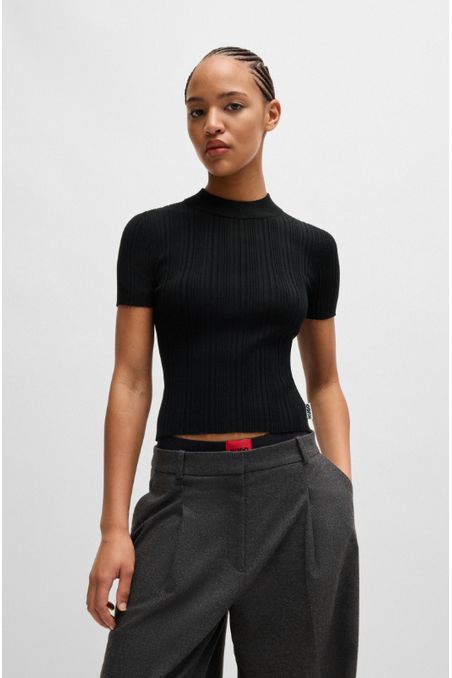 TOP SLIM FIT DE CUELLO MEDIO CON PUNTO DE CANALÉ MUJER