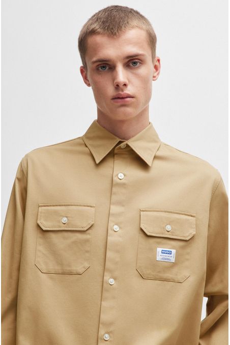 CAMISA OVERSIZE FIT DE SARGA DE ALGODÓN CON LOGO HOMBRE