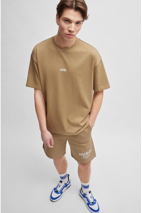 CAMISETA LOOSE FIT DE PUNTO DE ALGODÓN CON ILUSTRACIÓN HOMBRE