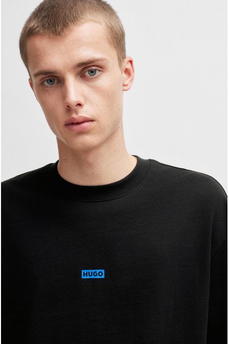 CAMISETA LOOSE FIT DE PUNTO DE ALGODÓN CON ILUSTRACIÓN HOMBRE
