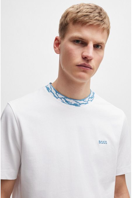 CAMISETA REGULAR FIT EN PUNTO DE ALGODÓN CON CUELLO ESTAMPADO HOMBRE