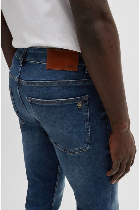 JEANS DELAWARE SLIM FIT EN DENIM SUAVE QUE FACILITA EL MOVIMIENTO HOMBRE
