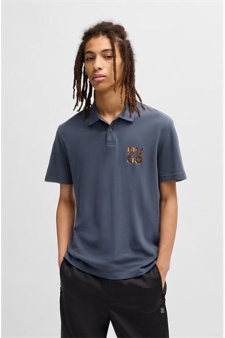 POLO DE ALGODÓN REGULAR FIT CON ESTAMPADO GRÁFICO Y LOGO HOMBRE