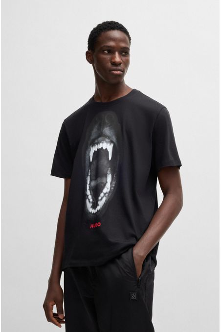 CAMISETA REGULAR FIT DE TEJIDO DE ALGODÓN CON ILUSTRACIÓN HOMBRE