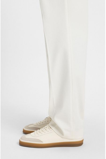 TENIS DE CUERO CON DISEÑO ESTRUCTURADO HOMBRE