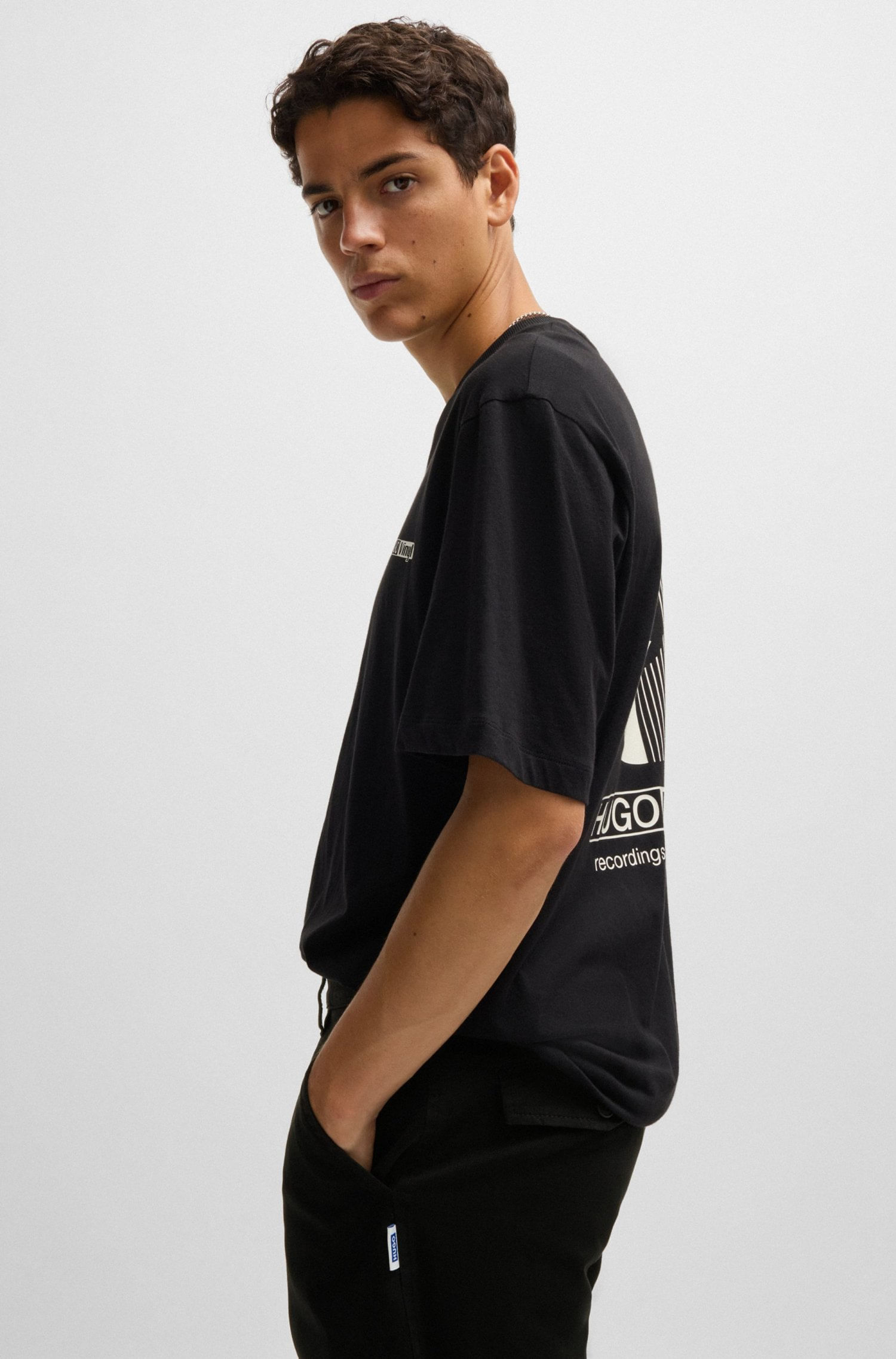 PANTALONES CASUALES REGULAR FIT EN SARGA DE ALGODÓN CON ETIQUETA DE LA MARCA HOMBRE