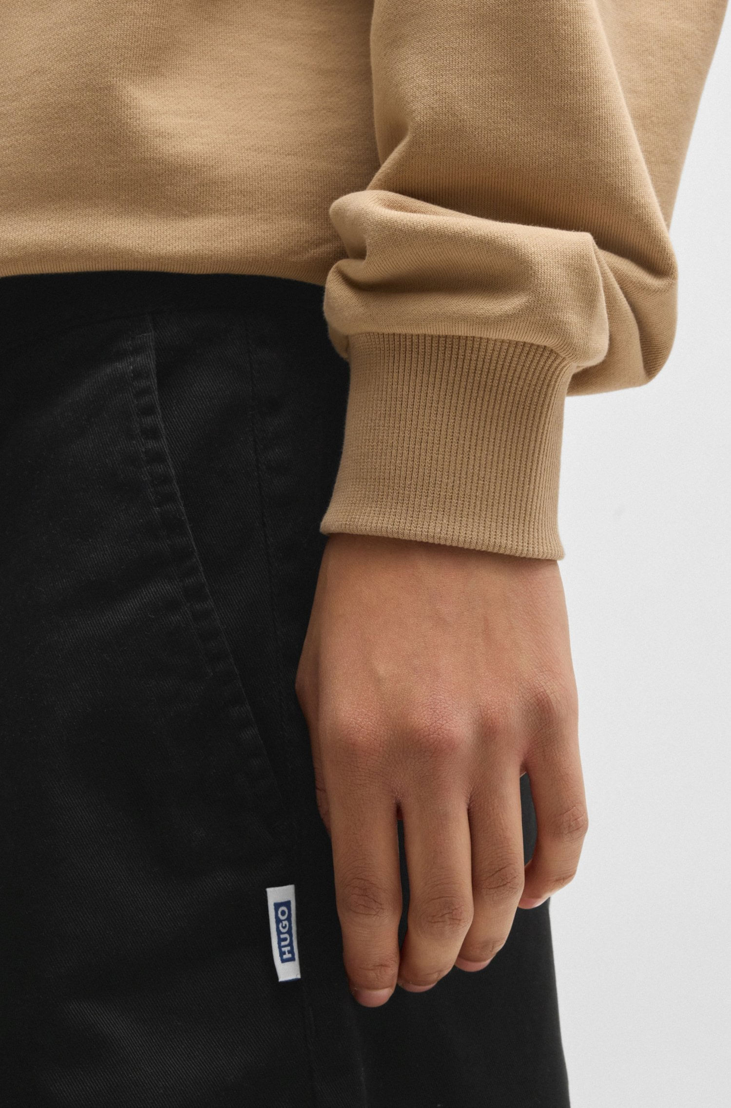 SHORTS REGULAR FIT DE TIRO MEDIO EN SARGA DE ALGODÓN HOMBRE