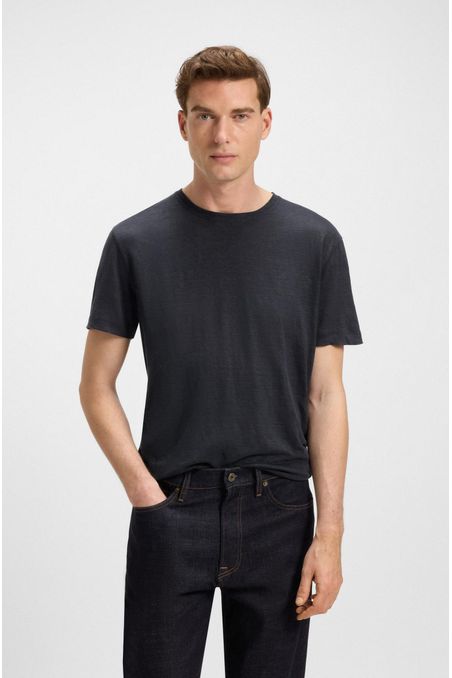 CAMISETA CON DISEÑO ESTRUCTURADO HOMBRE