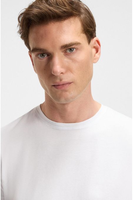 CAMISETA CON DISEÑO ESTRUCTURADO HOMBRE