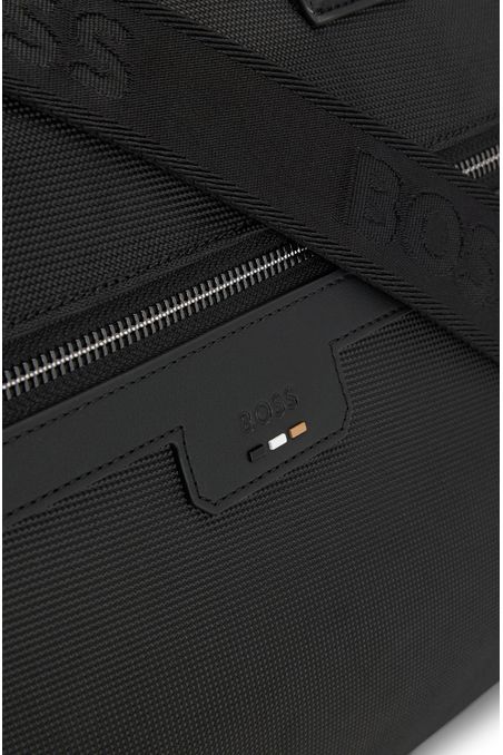 Bolsa de viaje con cremallera en tejido con textura y logo grabado
