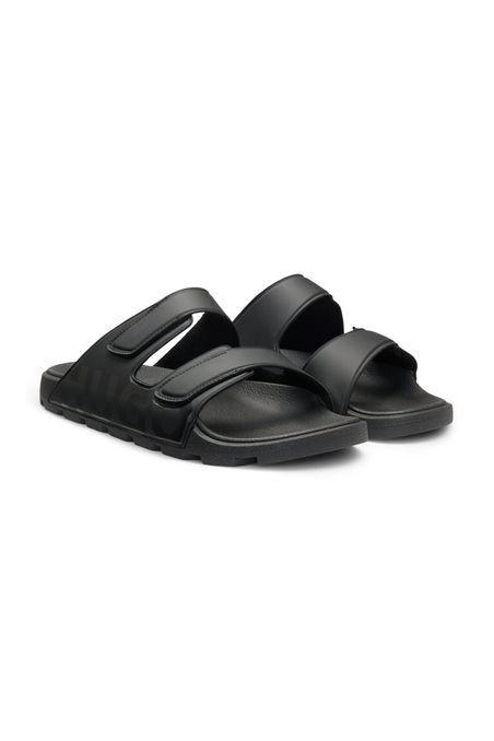SANDALIAS CON LOGO Y DOS TIRAS DE CIERRE POR CONTACTO MOCASINES HOMBRE