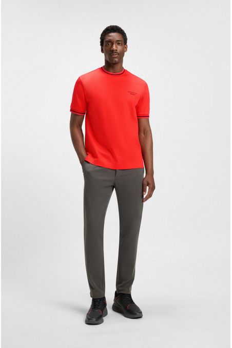 CAMISETA DE ALGODÓN PORSCHE X BOSS CON ACABADO CON CONTROL DE LA HUMEDAD PLAYERA REGULAR FIT HOMBRE