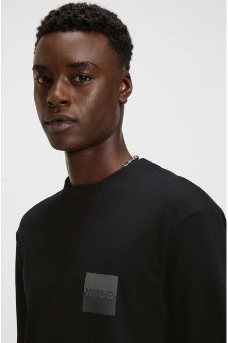 CAMISETA RELAXED FIT DE ALGODÓN CON LOGOS EN DOS PARTES PLAYERA RELAXED FIT HOMBRE