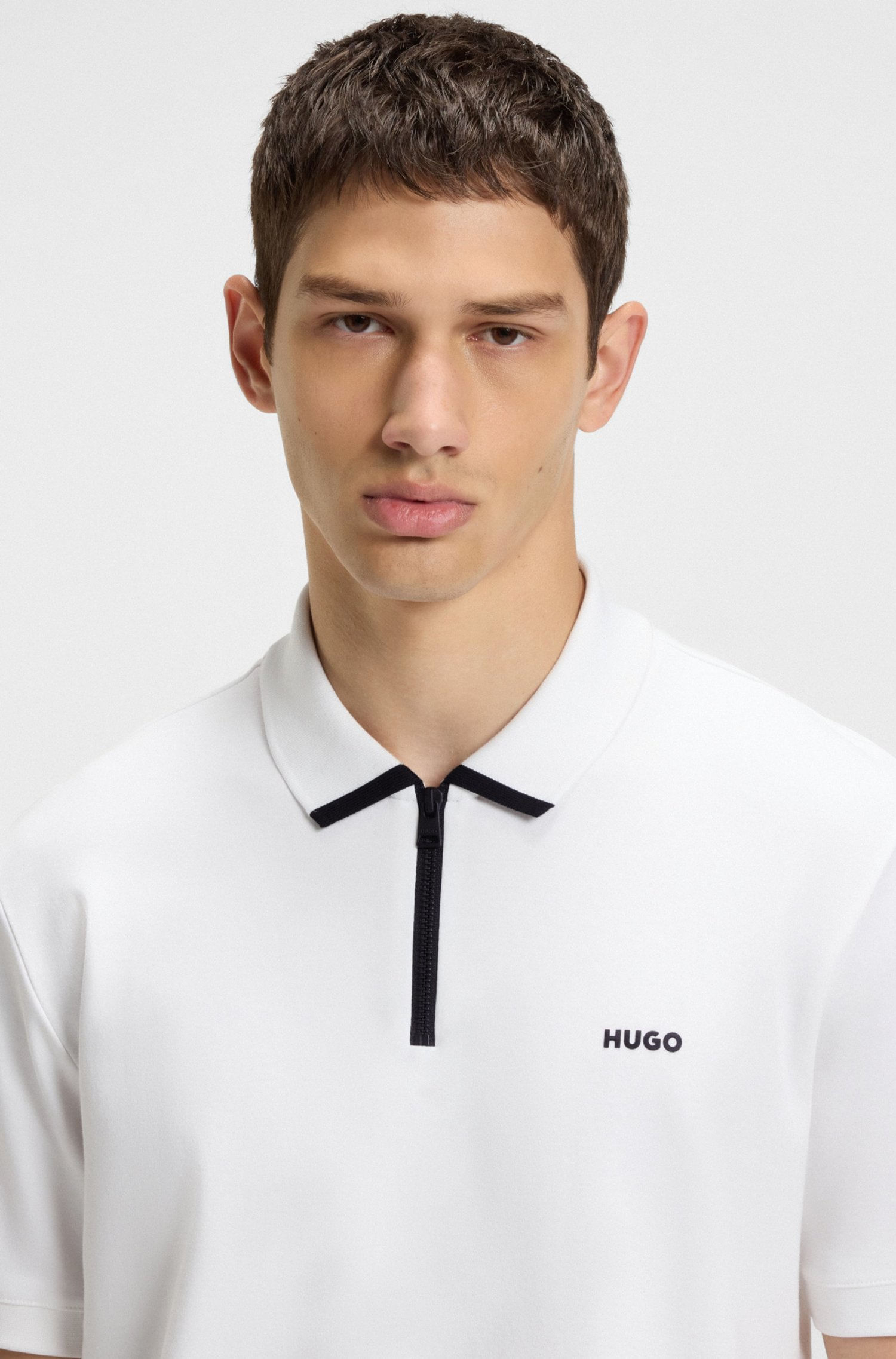 POLO DE PIQUÉ DE ALGODÓN CON LOGO EN CONTRASTE POLO REGULAR FIT HOMBRE
