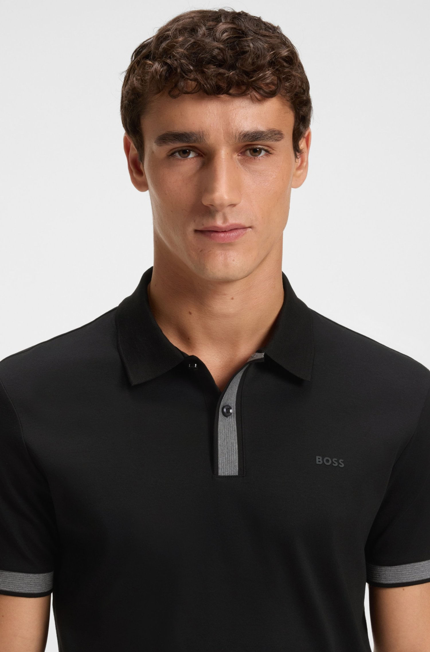 POLO SLIM FIT DE ALGODÓN MERCERIZADO CON DETALLES ESTRUCTURADOS POLO SLIM FIT HOMBRE
